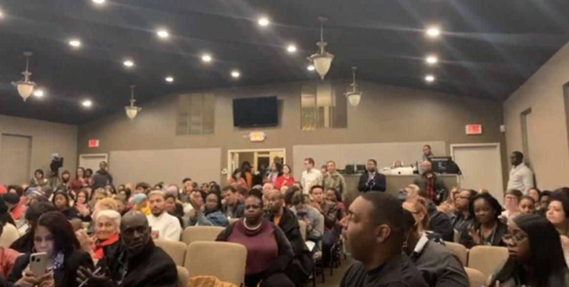 Photo of crowd at Cobb County Town Hall