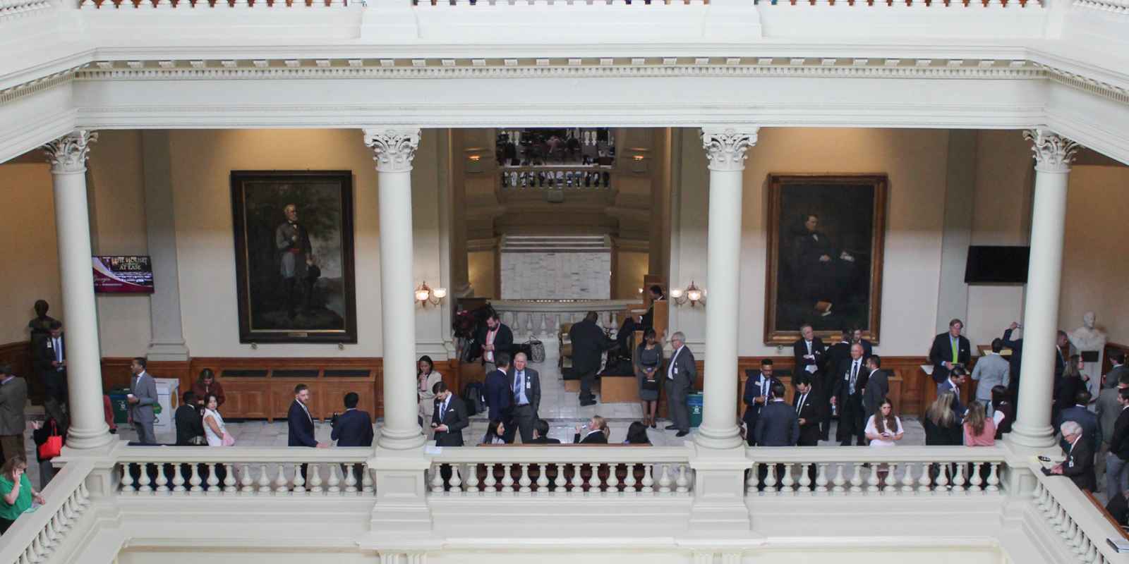 Busy hallways on Sine Die 2023