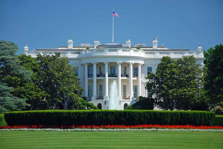 Scenic photo of the White House